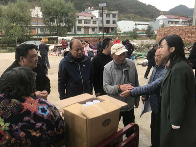 未央區市場監管局赴藍田縣灞源鎮組織開展消費扶貧活動