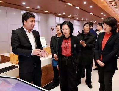 商務(wù)部電商司騫芳莉司長調(diào)研楊凌電商產(chǎn)業(yè)園 高度贊揚(yáng)『南泥灣平臺』發(fā)展模式